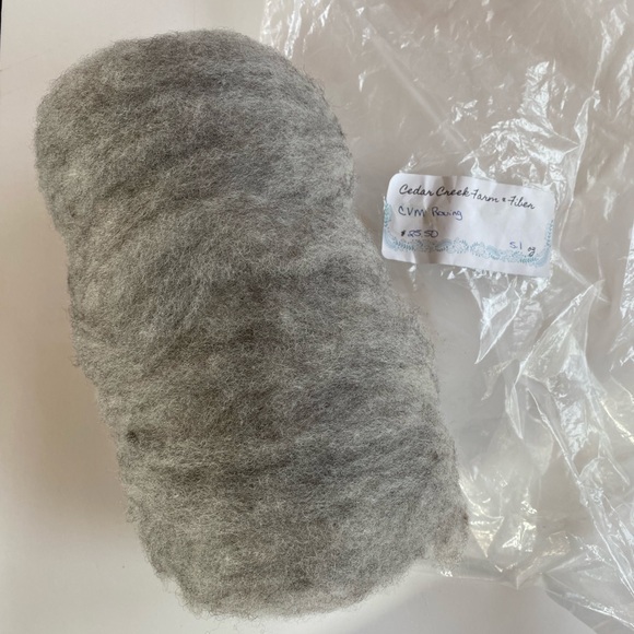 Cedar Creek Farm & Fiber -CVM Roving. - Picture 2 of 3
